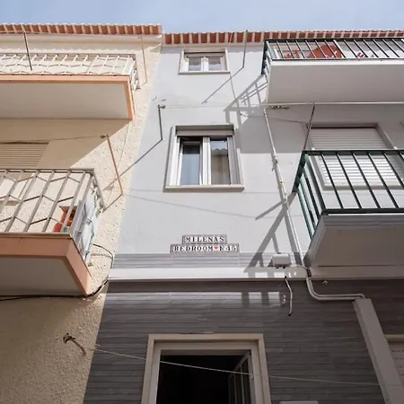 Milena's Bedroom נאזרה